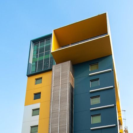 Sparks Life Jakarta, Artotel Curated Eksteriør billede