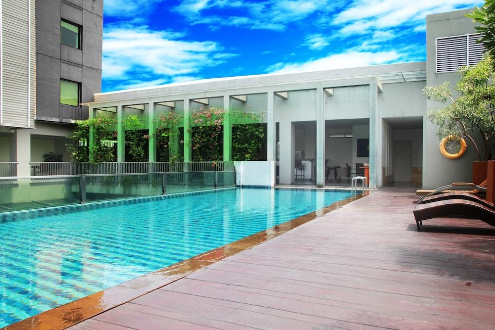 Sparks Life Jakarta, Artotel Curated Eksteriør billede
