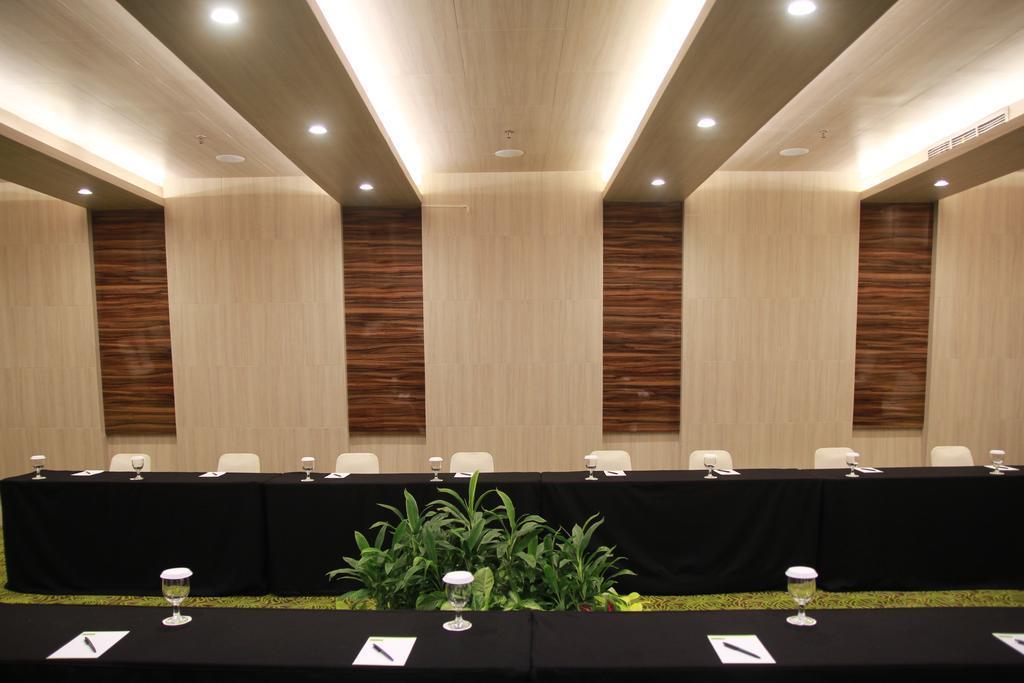 Sparks Life Jakarta, Artotel Curated Eksteriør billede