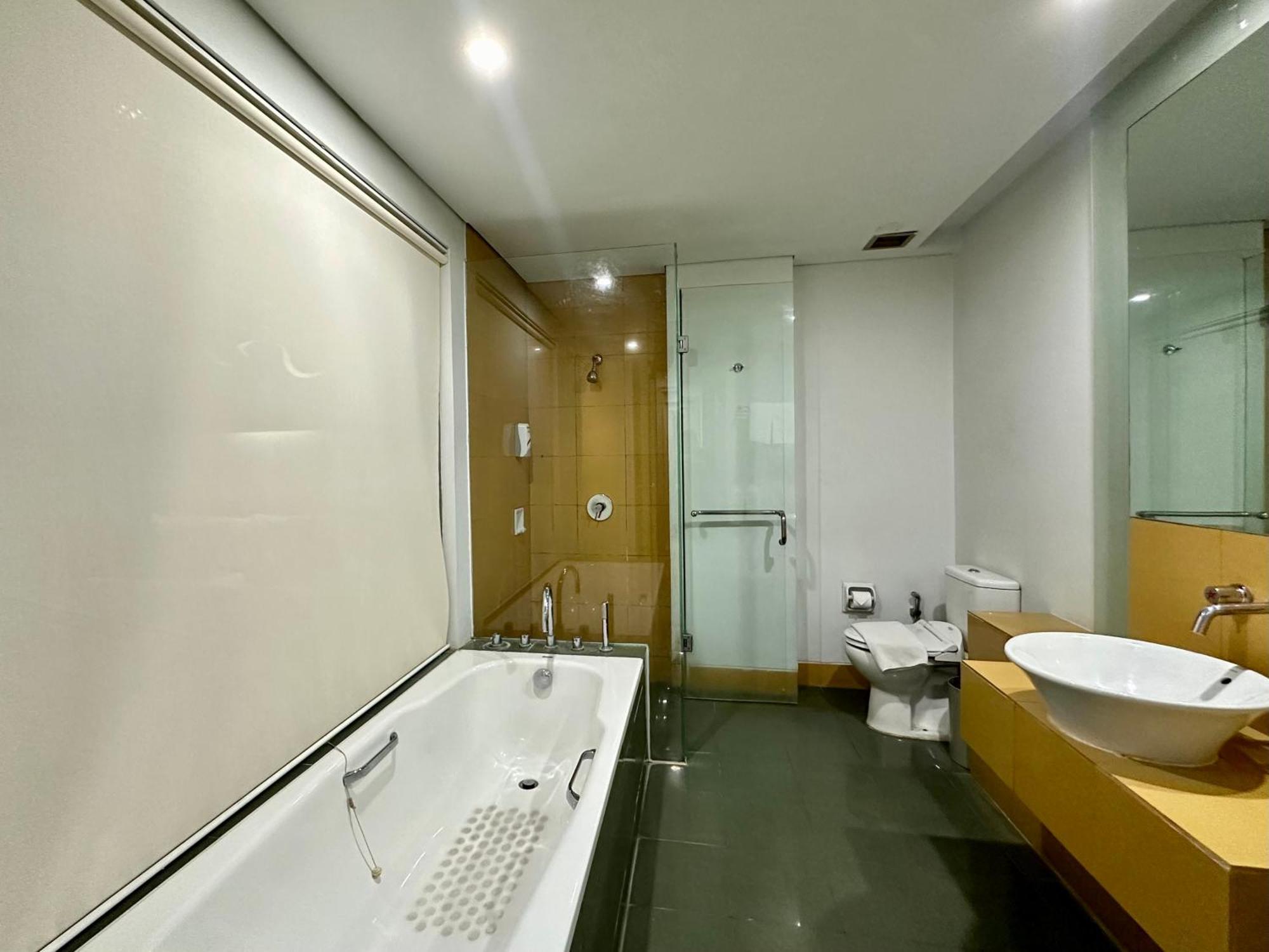 Sparks Life Jakarta, Artotel Curated Eksteriør billede