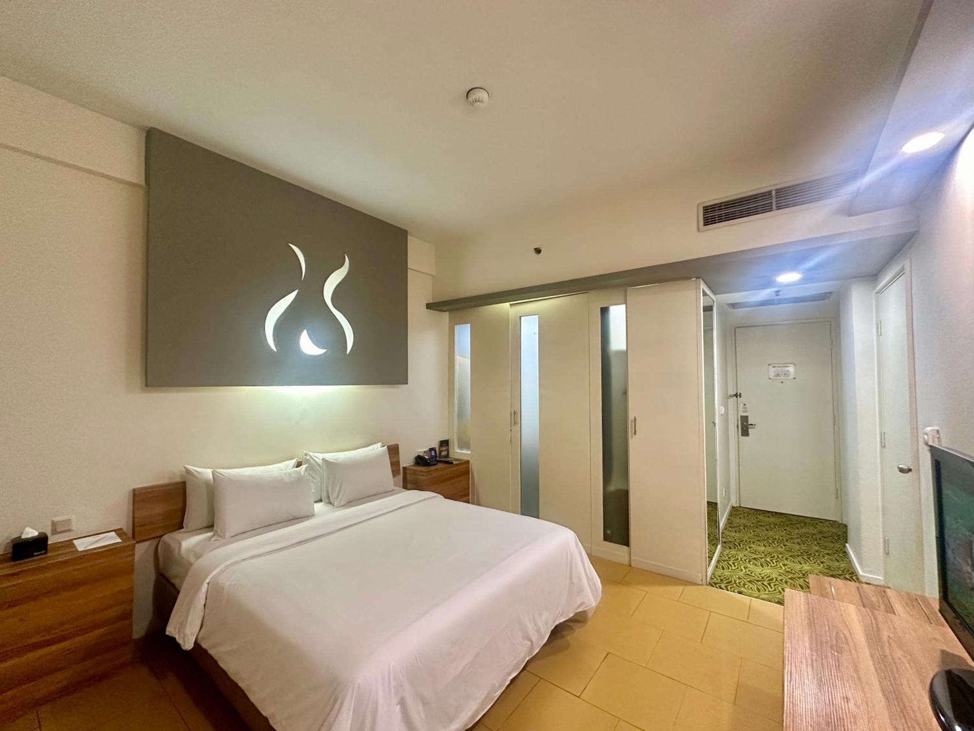 Sparks Life Jakarta, Artotel Curated Eksteriør billede