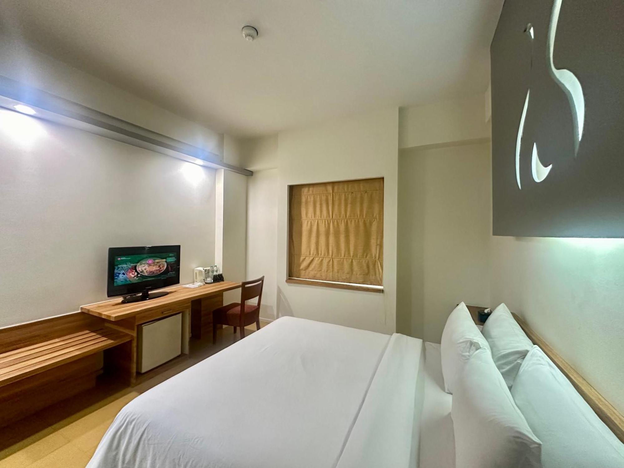 Sparks Life Jakarta, Artotel Curated Eksteriør billede